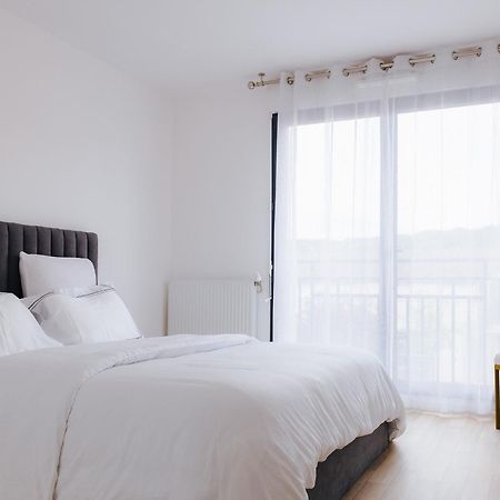 Appartement Luxueux, Neuf & Equipe A Versailles, Saint-Cyr-lʼÉcole Exterior foto