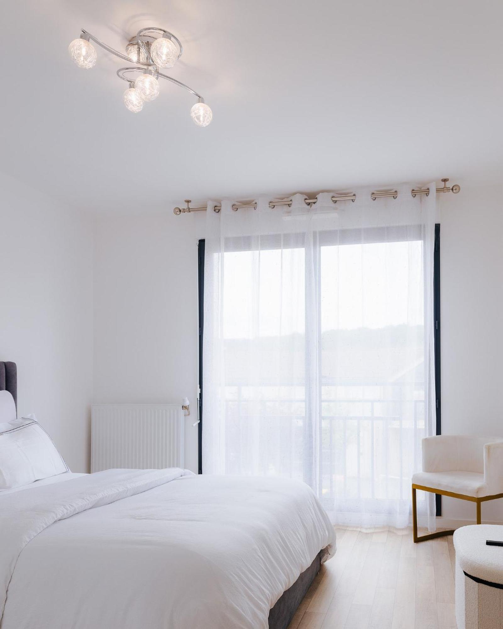 Appartement Luxueux, Neuf & Equipe A Versailles, Saint-Cyr-lʼÉcole Exterior foto